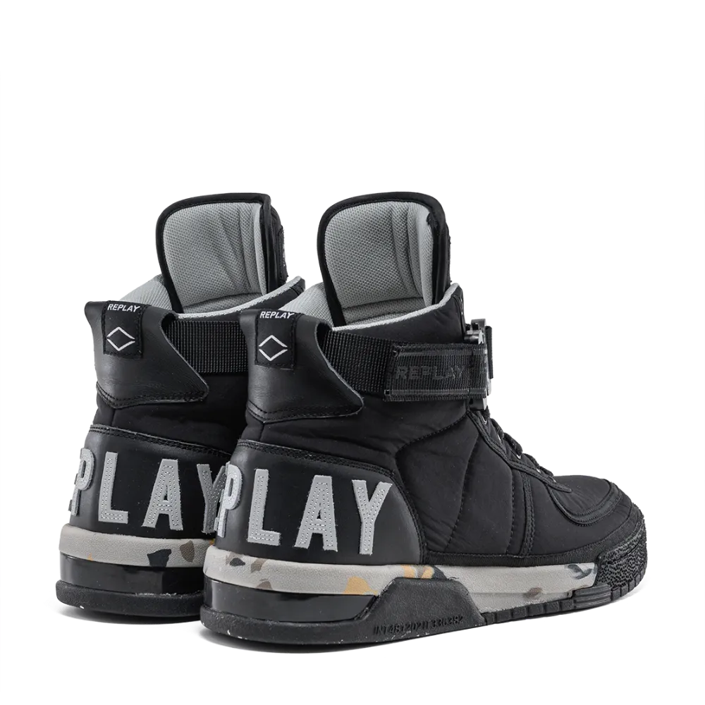 Notorius Sneakers in Black