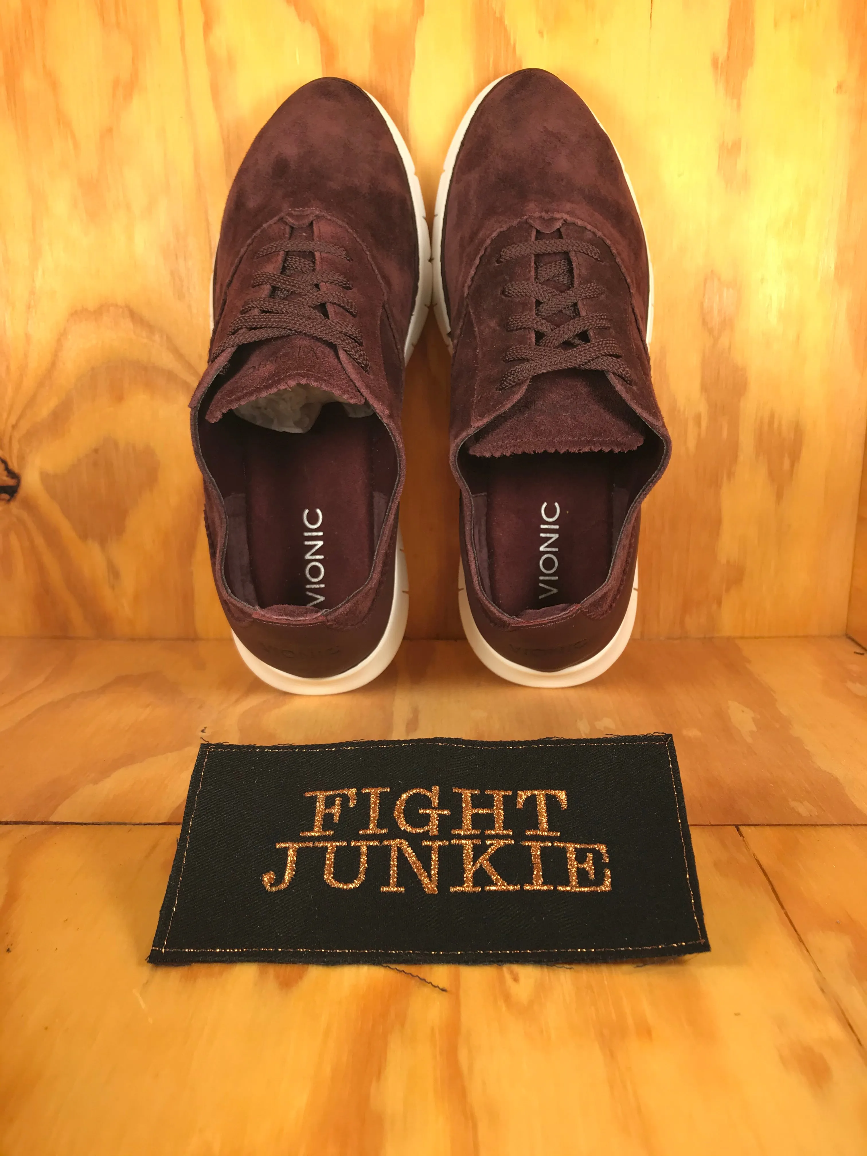 VIONIC FRESH TAYLOR Women's Size 9.5 Suede Walking Shoes Sneakers Burgundy