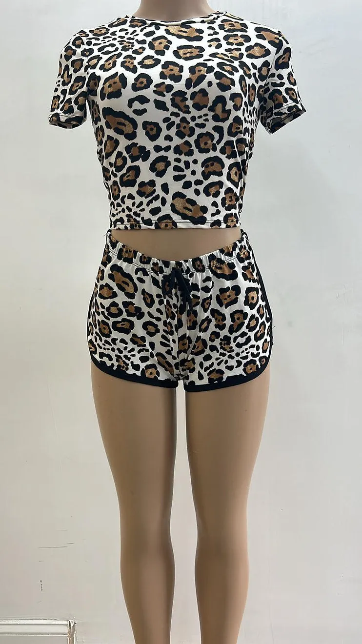 Women's Animal Print 2 Piece Outfits, Sleeved Crop Top and Shorts Two Piece Set