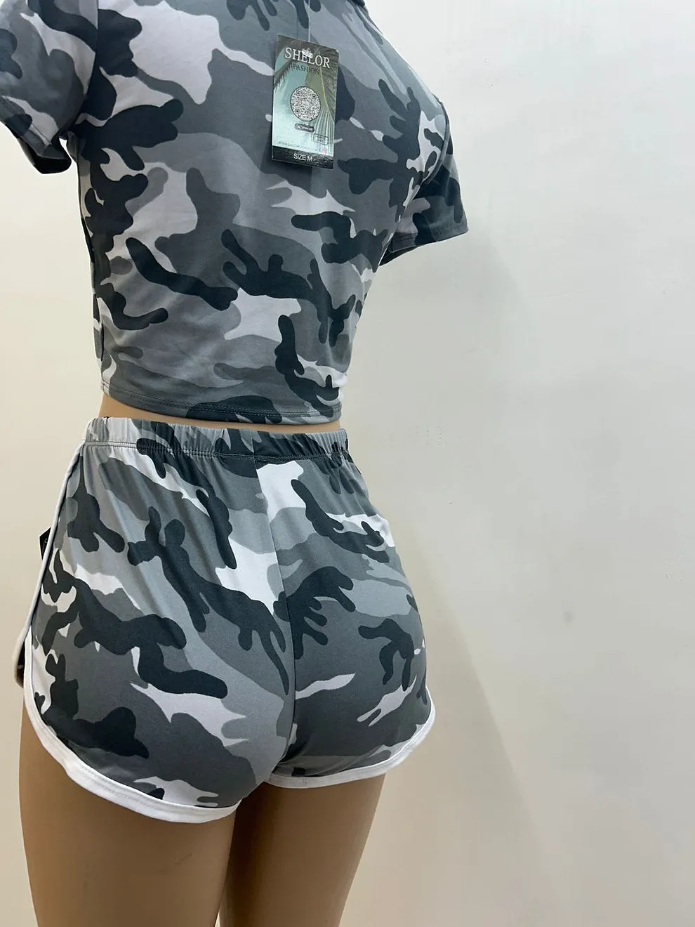 Women's Animal Print 2 Piece Outfits, Sleeved Crop Top and Shorts Two Piece Set